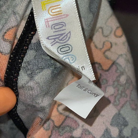 PUZZLE PIECE LULAROE LEGGINGS - Picture 3 of 3